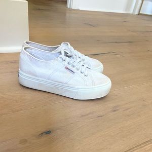 Women’s platform superga